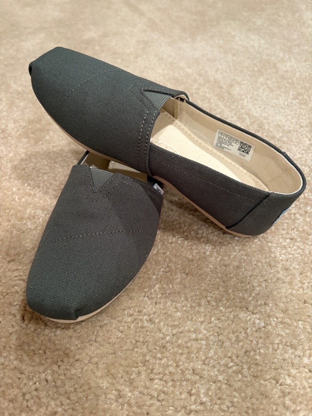 TOMS - Picture 4 of 10